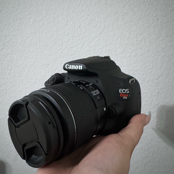 Canon EOS Rebel T5 DSLR Camera - Black